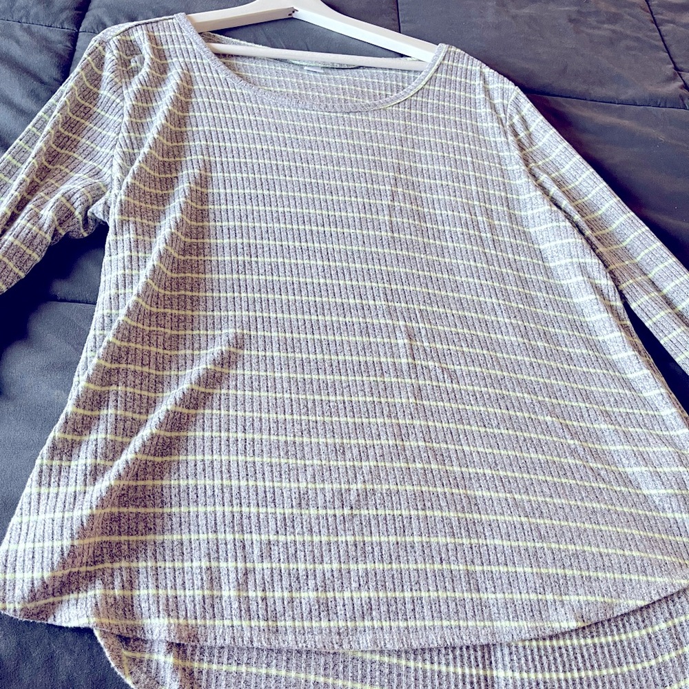Lightweight sweater